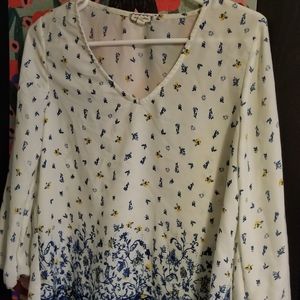 Eye Shadow floral top, size small